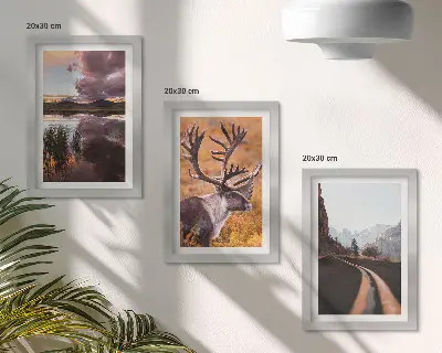 Juego de 3 cuadros decorativos con paisajes de montaña, renos y un camino en plena naturaleza
