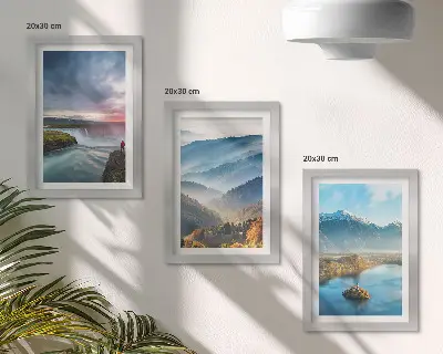 Juego de 3 cuadros decorativos con paisajes montañosos pintorescos y cascadas en plena naturaleza