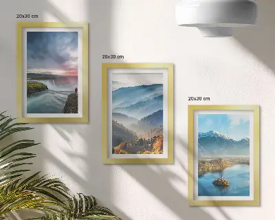 Juego de 3 cuadros decorativos con paisajes montañosos pintorescos y cascadas en plena naturaleza