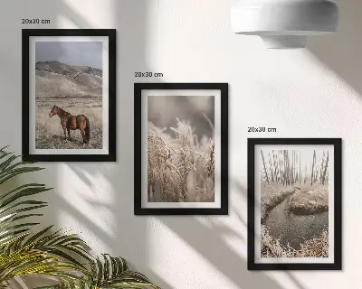 Juego de 3 cuadros decorativos con caballos en un paisaje de prados y arroyo invernal