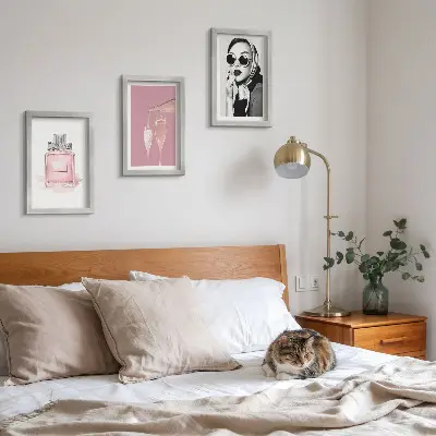 Juego de 3 cuadros decorativos con diseño de elegantes accesorios femeninos en tonos rosas