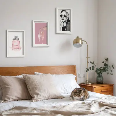 Juego de 3 cuadros decorativos con diseño de elegantes accesorios femeninos en tonos rosas