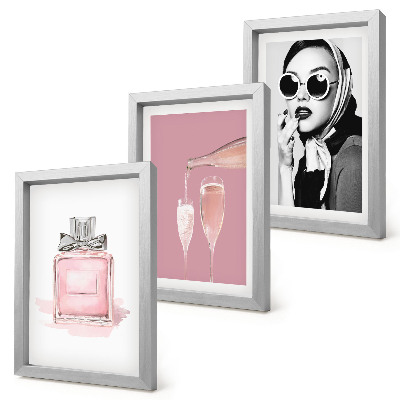 Juego de 3 cuadros decorativos Elegantes accesorios femeninos en tonos rosas.