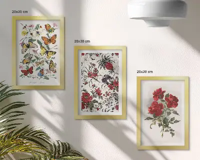 Tríptico enmarcado con diseño de mariposas, flores y rosas rojas en estilo clásico