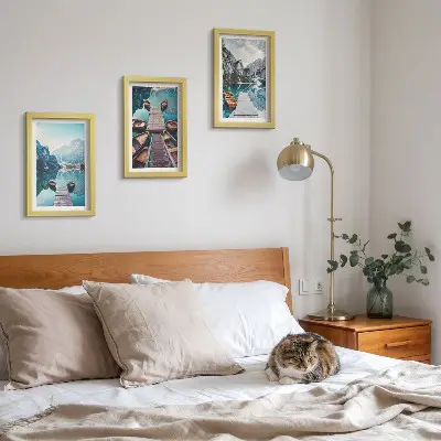 Juego de 3 cuadros decorativos lago tranquilo con muelles de madera y barcos