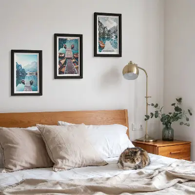 Juego de 3 cuadros decorativos lago tranquilo con muelles de madera y barcos