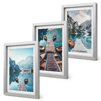 Juego de 3 cuadros decorativos lago tranquilo con muelles de madera y barcos