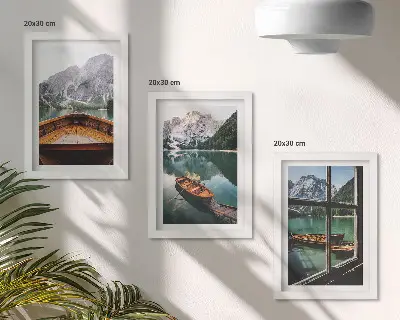 Juego de 3 cuadros decorativos con vista de un lago de montaña con barcos y una ventana al fondo
