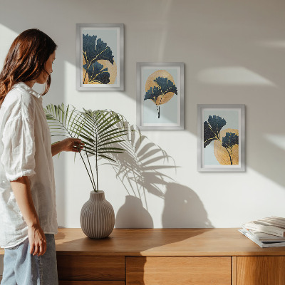 Juego de 3 cuadros decorativos Hojas de ginkgo estéticas sobre un fondo claro
