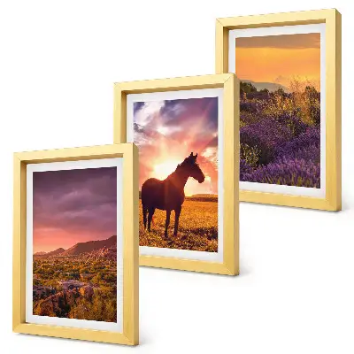 Tríptico de paisajes de montaña con caballos y campos de lavanda enmarcado