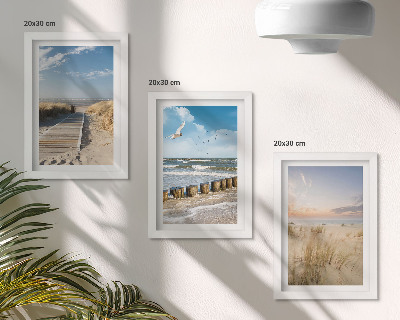 Juego de 3 cuadros decorativos Playa con arena, olas, cielo y pájaros en vuelo.