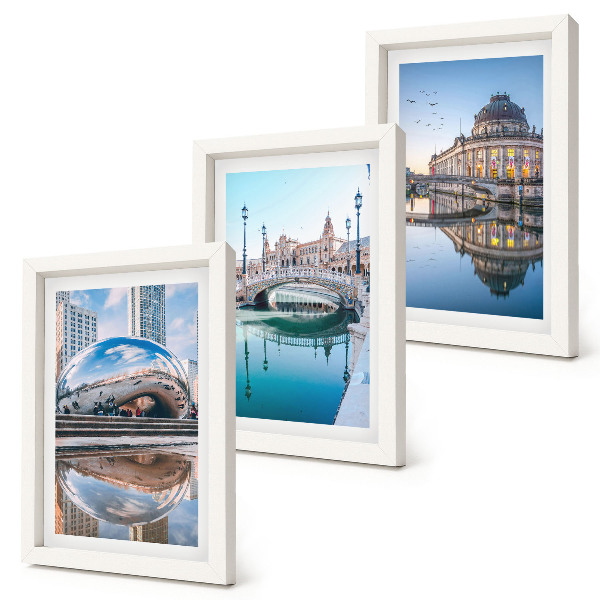 Juego de 3 cuadros decorativos Arquitectura urbana reflejada en el agua.