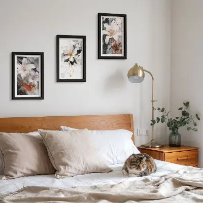 Juego de 3 cuadros decorativos con diseño de flores sobre fondo de mármol en tonos blancos y negros