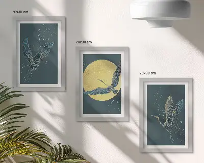 Tríptico enmarcado de grullas en vuelo con la luna y las estrellas de fondo
