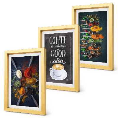 Tríptico enmarcado Café con especias y una taza de hierbas de cocina.