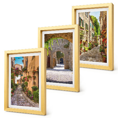 Juego de 3 cuadros decorativos Calles italianas con flores y arquitectura paisajística.