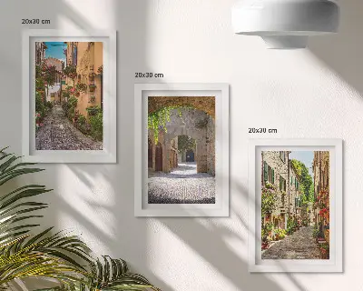 Juego de 3 cuadros decorativos de calles italianas con flores y arquitectura