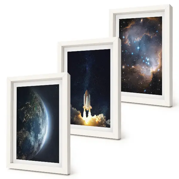 Cuadro tríptico con diseño de cohete espacial, galaxia, cielo y estrellas