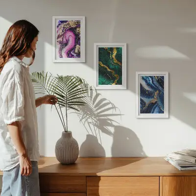 Juego de 3 cuadros decorativos con diseños abstractos en tonos rosas verdes y azules