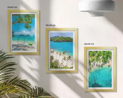 Tríptico enmarcado de playas tropicales con palmeras y aguas cristalinas