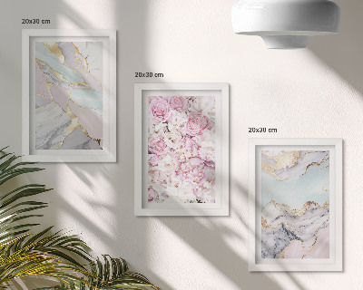 Juego de 3 cuadros decorativos Flores rosas con estampados de mármol y tonos pastel.