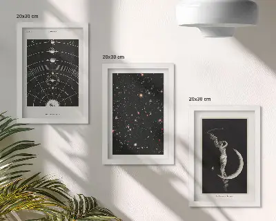 Tríptico enmarcado de figura nocturna de la galaxia del sistema solar en la luna