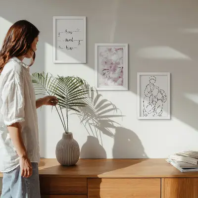 Juego de 3 cuadros decorativos con diseño minimalista de flores y familia