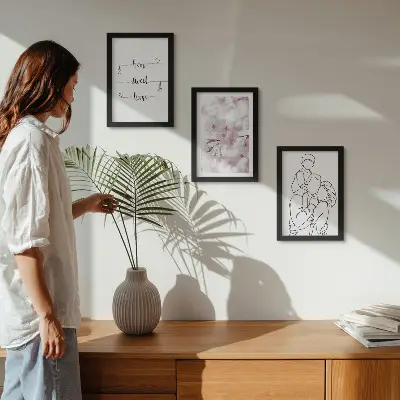 Juego de 3 cuadros decorativos con diseño minimalista de flores y familia