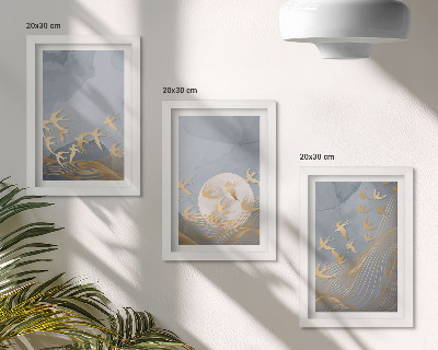Juego de 3 cuadros decorativos Pájaros en vuelo contra el cielo y la luna.