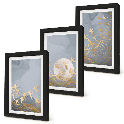 Juego de 3 cuadros decorativos Pájaros en vuelo contra el cielo y la luna.