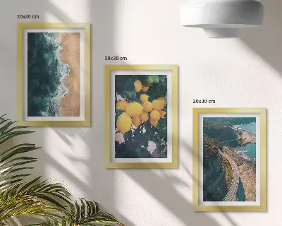 Tríptico enmarcado limones de playa con paisaje montañoso y carretera costera