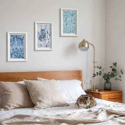 Juego de 3 cuadros decorativos con diseño de bosque invernal, flor azul y superficie de agua