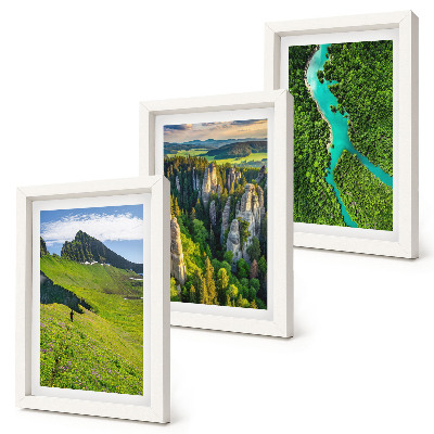 Juego de 3 cuadros decorativos Paisajes verdes de montaña con un río y rocas.