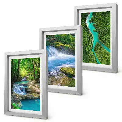 Tríptico enmarcado que muestra paisajes de bosques verdes y aguas cristalinas