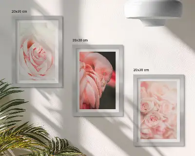 Tríptico enmarcado con diseño de rosas pastel y flamencos en tonos delicados