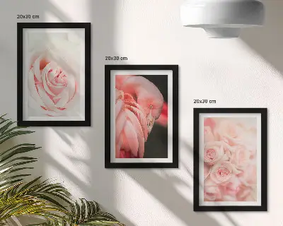 Tríptico enmarcado con diseño de rosas pastel y flamencos en tonos delicados