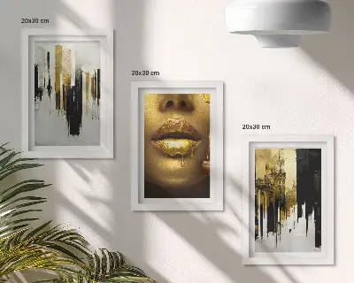 Tríptico de pintura abstracta y retrato de una mujer enmarcado