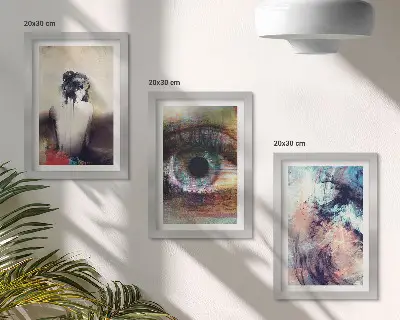 Tríptico enmarcado retrato de un ojo de mujer con colores abstractos que expresan emociones