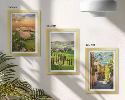 Tríptico enmarcado paisajes italianos con río, colinas y una calle de la ciudad