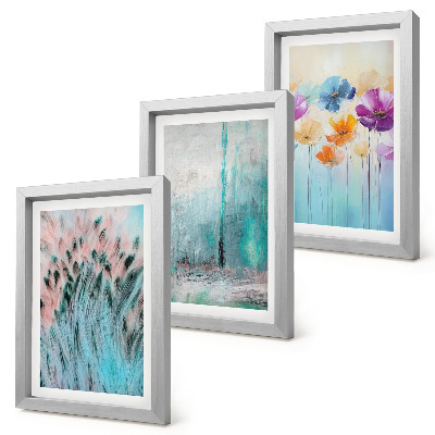 Juego de 3 cuadros decorativos Flores sobre un fondo de colores pastel y delicados estampados.