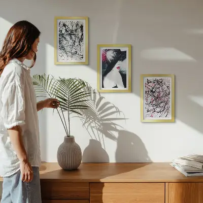 Tríptico de pintura abstracta de mujer con sombrero enmarcado