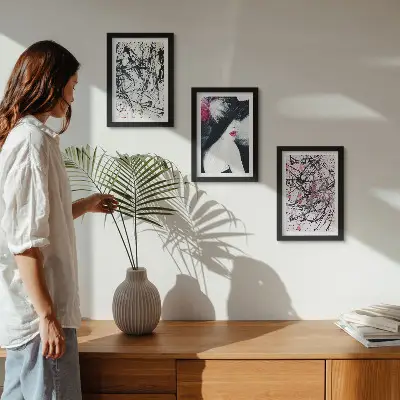 Tríptico de pintura abstracta de mujer con sombrero enmarcado