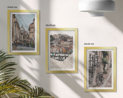 Tríptico enmarcado Encantadoras calles de la ciudad con vistas al puerto y a los edificios.