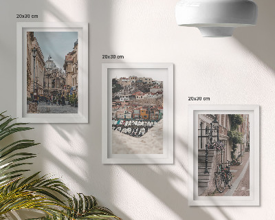 Tríptico enmarcado Encantadoras calles de la ciudad con vistas al puerto y a los edificios.