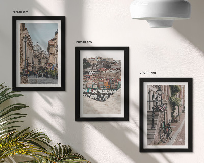 Tríptico enmarcado Encantadoras calles de la ciudad con vistas al puerto y a los edificios.