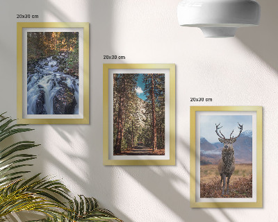 Juego de 3 cuadros decorativos Cascada en el bosque, montañas y ciervos en la naturaleza.