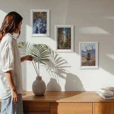 Juego de 3 cuadros decorativos de cascada en el bosque con montañas y ciervos