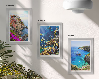 Tríptico enmarcado Vistas al mar con casas coloridas y un arrecife de coral.