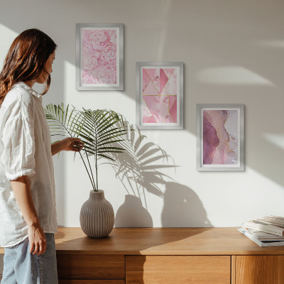 Juego de 3 cuadros decorativos Peonías rosas con estampados geométricos