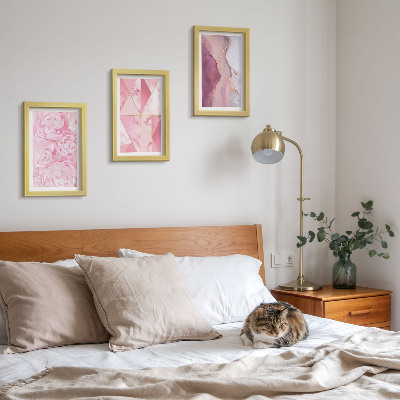 Juego de 3 cuadros decorativos Peonías rosas con estampados geométricos